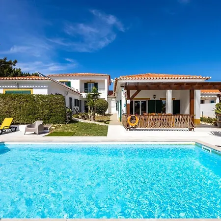 Casa - Spacious Family With Great Outdoors!