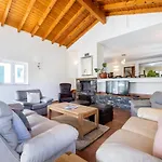 Casa - Spacious Family With Great Outdoors!