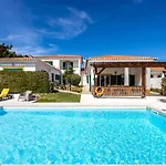 Casa - Spacious Family With Great Outdoors!