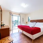Villa Casa - Spacious Family With Great Outdoors!