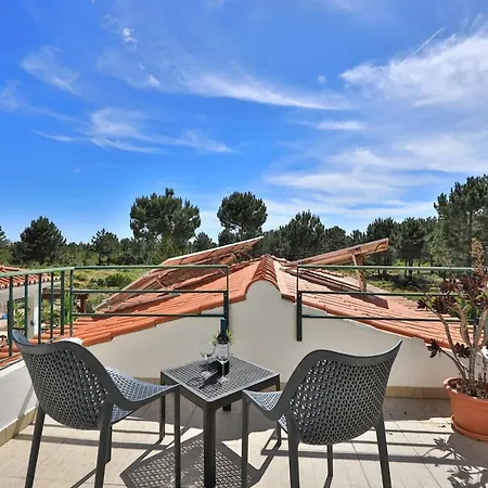 Vila Casa - Spacious Family With Great Outdoors!