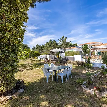 Casa - Spacious Family With Great Outdoors! Vila