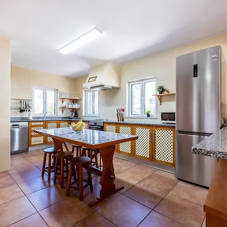 Vila Casa - Spacious Family With Great Outdoors! *
